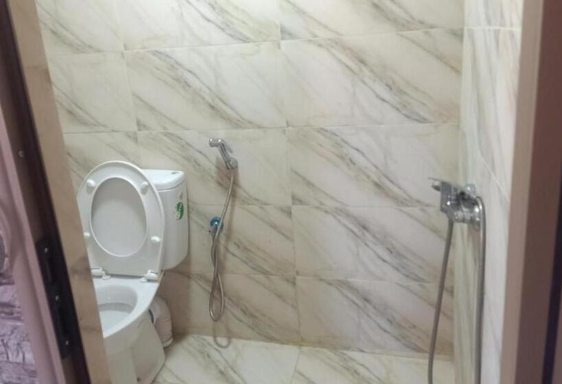 اتاق استاندارد سه نفره, Hôtel Hicham