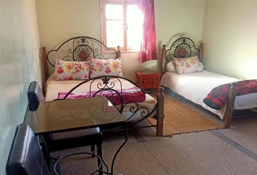 اتاق استاندارد چهار تخته, Hôtel Hicham