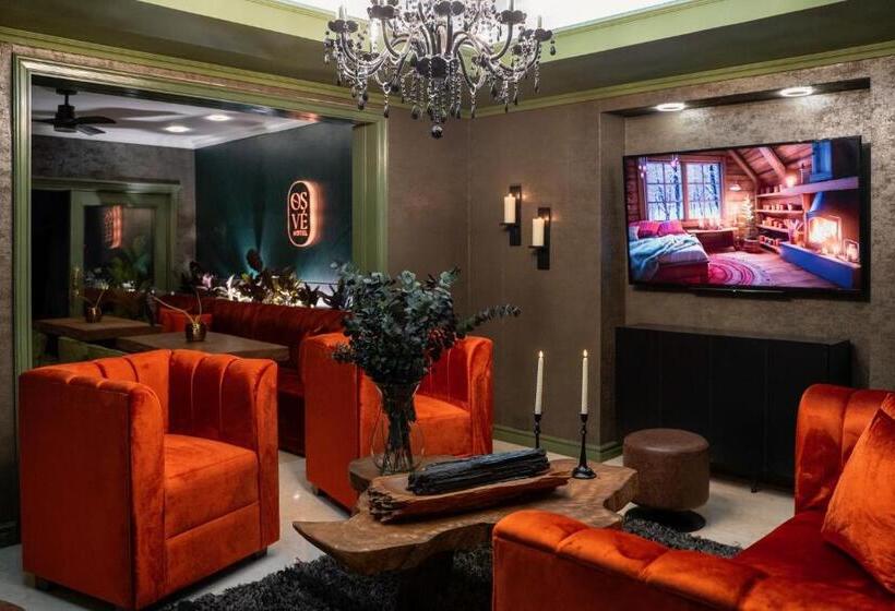 جناح مطلّ علي حمام السباحة, Osvé Boutique Cali