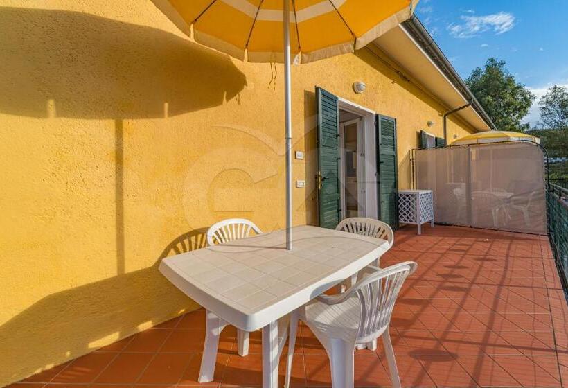 Студио Стандарт с Террасой, Residence Gli Olmi   Goelba