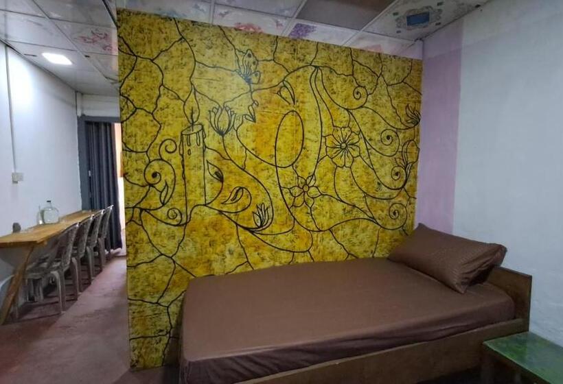 Кровать в Общей Комнате, Surya Hostel Ella