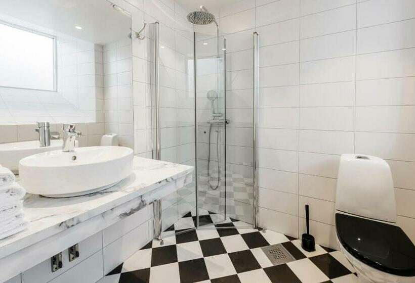 标准间, Spis Hotell Amber