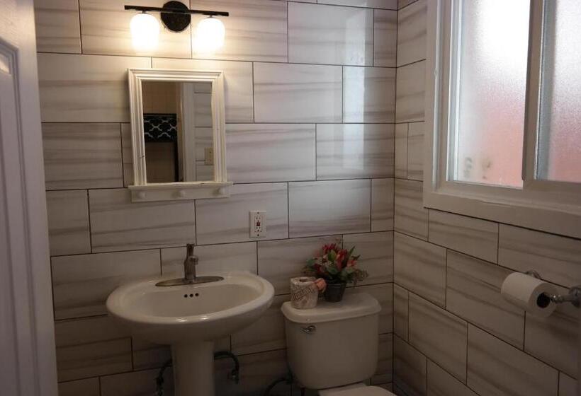 기본룸, The Beach Waikiki Boutique Hostel