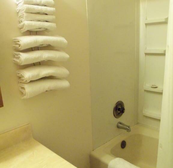 Дом 3 Спальни, Plantation Motel