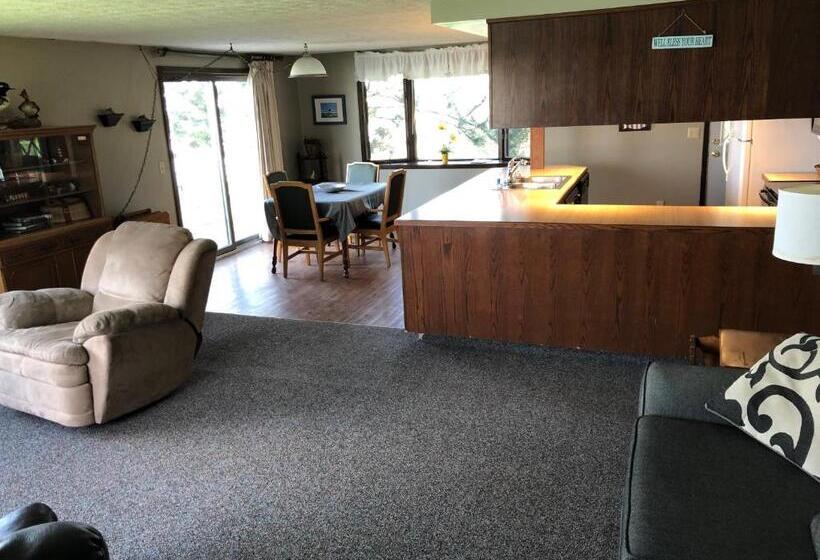 Дом 3 Спальни, Plantation Motel