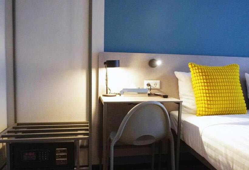 Quarto Economy, Fogo Amsterdam