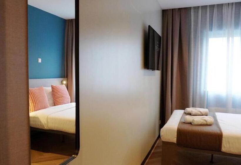 Quarto Estandar, Fogo Amsterdam