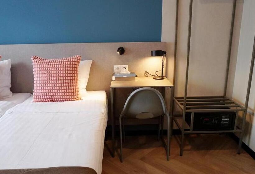 Quarto Estandar, Fogo Amsterdam