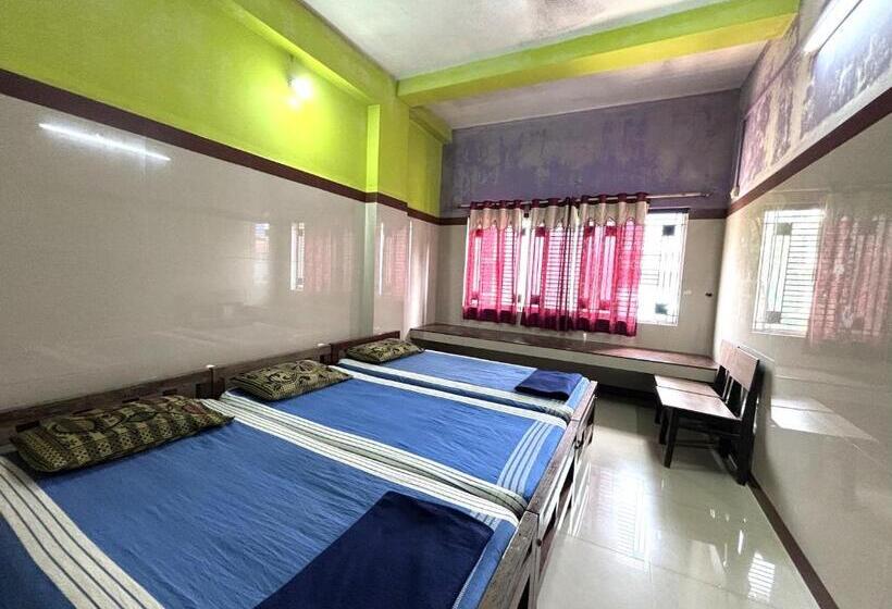Трежместный Номер Economy, Chitramoola Tourist Home   Opp Temple Only 20 M