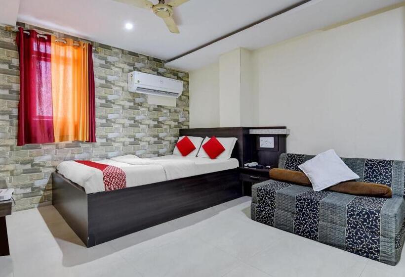 Трехместный Номер Классика, Oyo Hotel City Palace