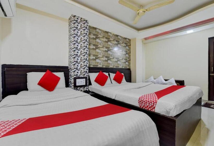 Трехместный Номер Классика, Oyo Hotel City Palace