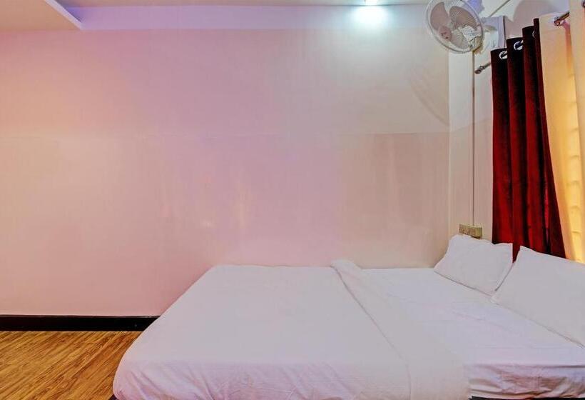 اتاق کلاسیک سه تخته, Oyo Ganapati Bhawan Homestay