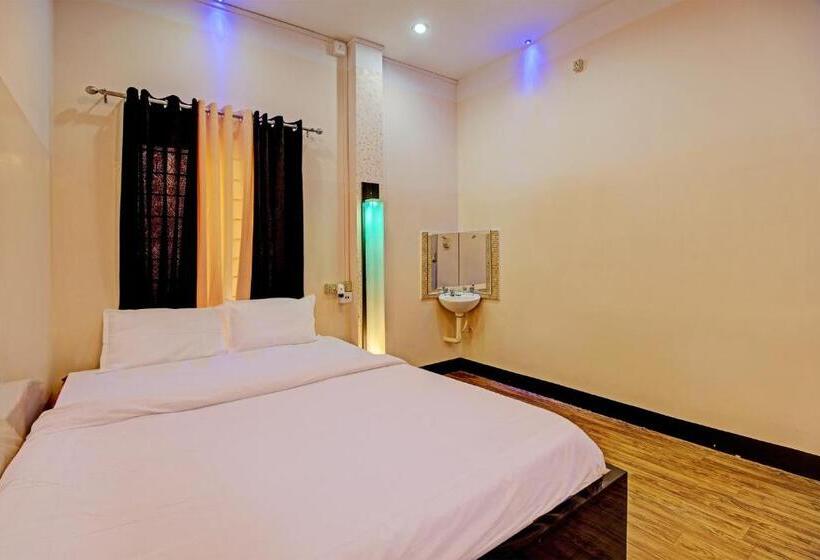 اتاق کلاسیک سه تخته, Oyo Ganapati Bhawan Homestay