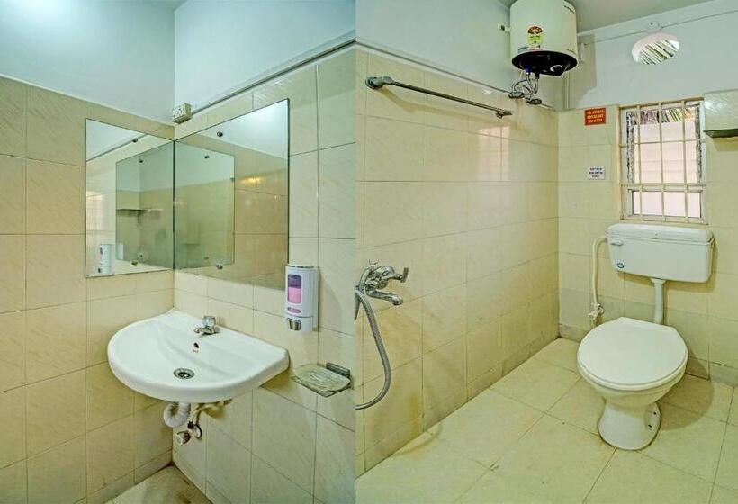 اتاق لوکس سه تخته, Oyo Ganapati Bhawan Homestay
