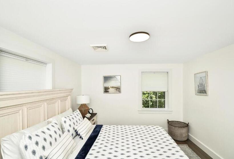 Family Suite, Hill House Mashpee