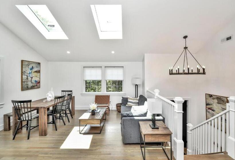 Семейный Номер, Hill House Mashpee