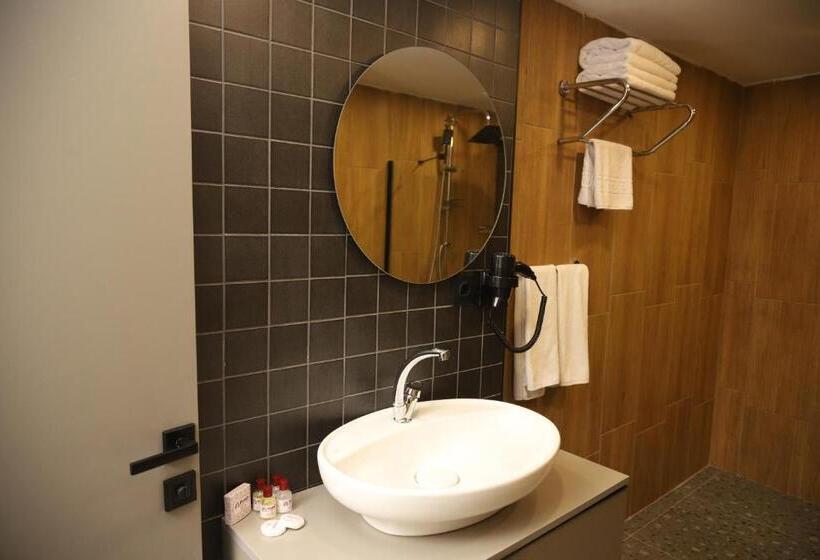 اتاق اکونومی, Rush Hotel Tokat