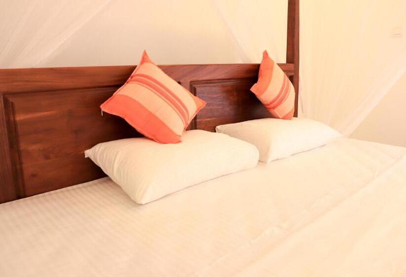 اتاق لوکس با بالکن, Welcome Inn Mirissa