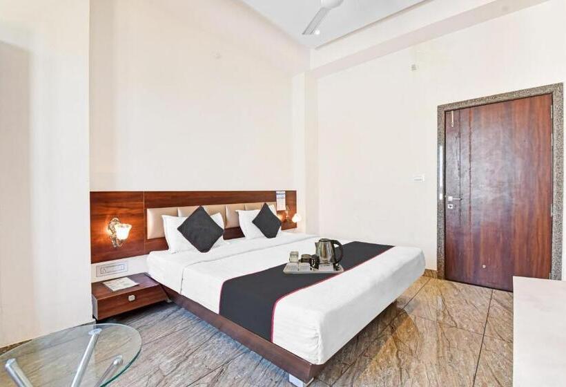 اتاق کلاسیک سه تخته, Collection O 70296 Hotel Sarover