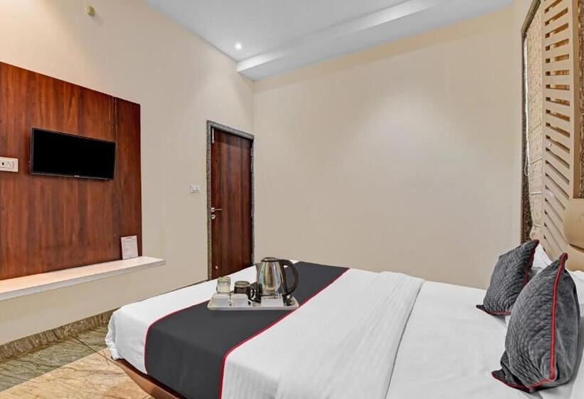 اتاق کلاسیک سه تخته, Collection O 70296 Hotel Sarover