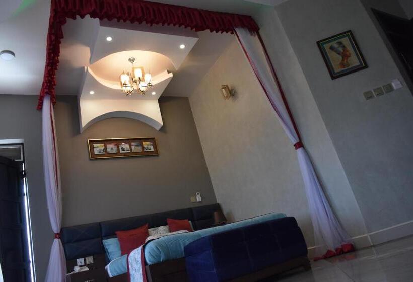 اتاق سوپریور, Pent House Inn Namugongo