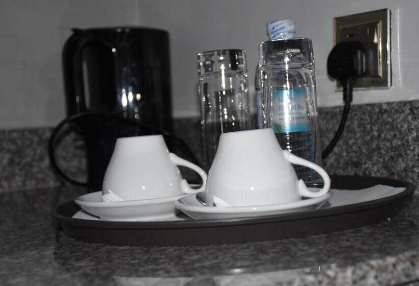 سوییت جونیور با بالکن, Pent House Inn Namugongo