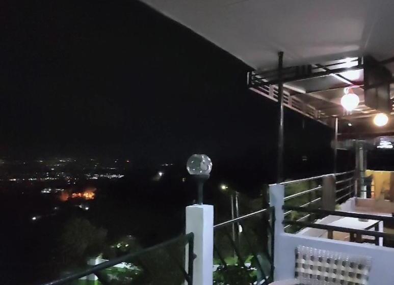 스탠다드 룸 산 전망, Villa Raung Indah Tretes