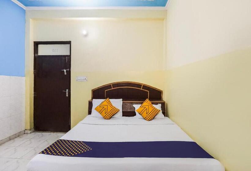 Трехместный Номер Классика, Oyo Shri Neelkanth Hotel & Restaurant