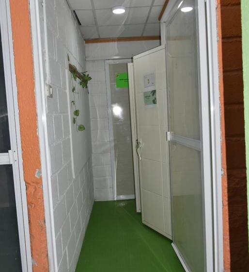 带共用浴室的标准房间, Casa Universitaria El Trebol