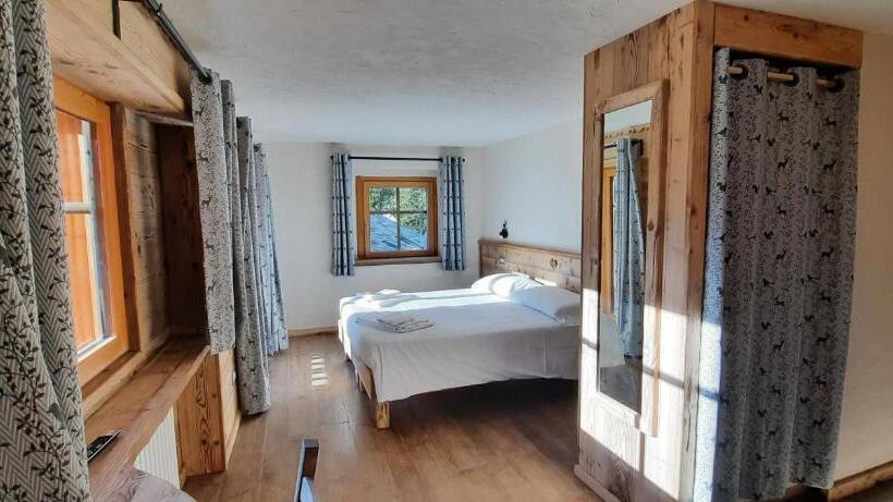 اتاق استاندارد سه نفره, Le Chalet Du Paradis