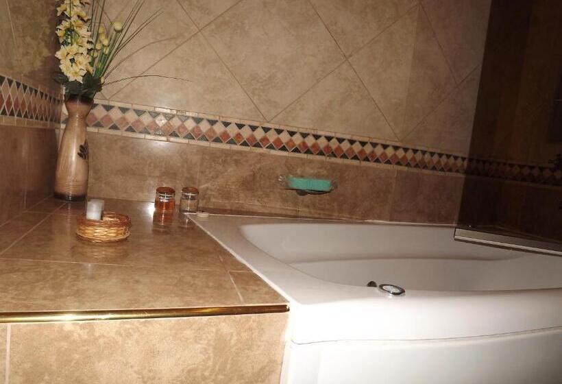 Люкс Deluxe Кровать Кинг, Escala Uno