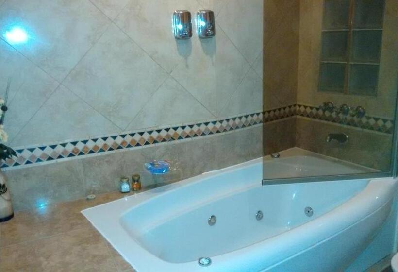 Люкс Deluxe Кровать Кинг, Escala Uno
