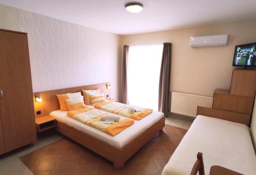 Номер Стандарт Трехместный, Green Guesthouse Balatonfüred