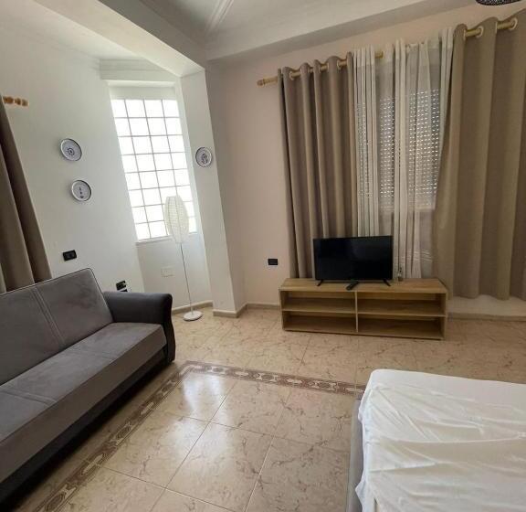발코니 디럭스 룸, Budget Retreat Tirana & Studios