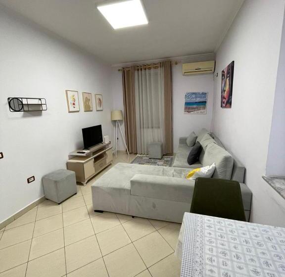 이코노미 룸, Budget Retreat Tirana & Studios