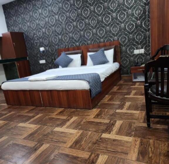 اتاق استاندارد با تخت بزرگ, Iby