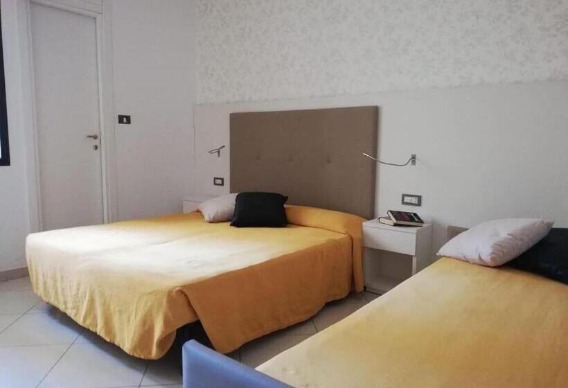 Habitación Triple Clásica, B&b Metropols Sottomarina