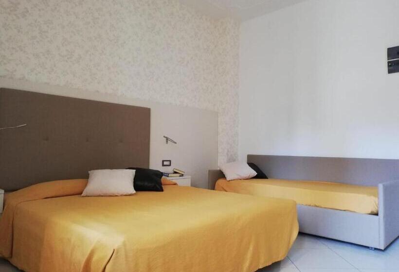 Habitación Triple Clásica, B&b Metropols Sottomarina