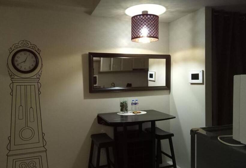 استودیو استاندارد با چشم‌انداز استخر, H&m One Palmtree Villas