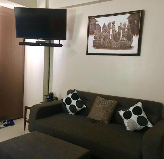 استودیوی لوکس, H&m One Palmtree Villas