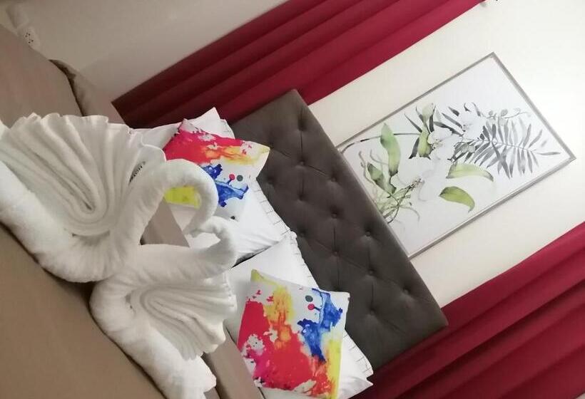 اتاق خانوادگی, H&m One Palmtree Villas
