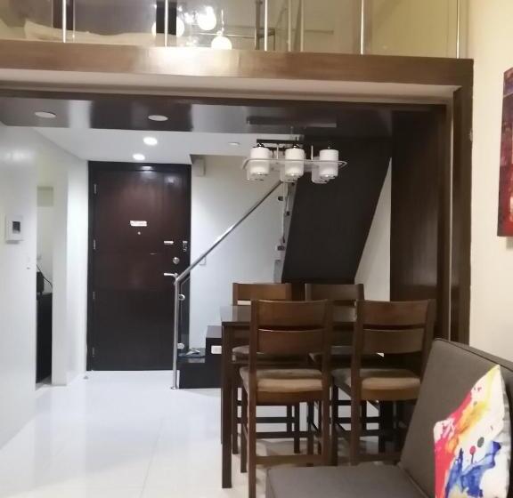 اتاق خانوادگی, H&m One Palmtree Villas