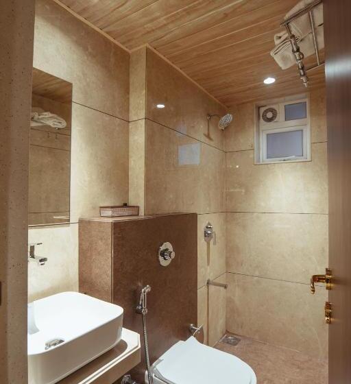 Номер Стандарт, Gold Crest Suites