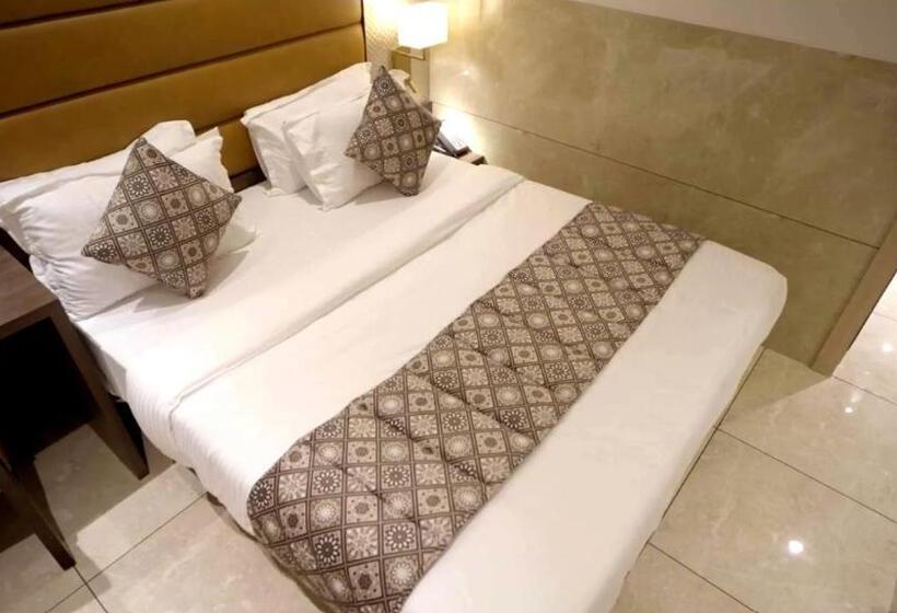 Номер Стандарт, Gold Crest Suites