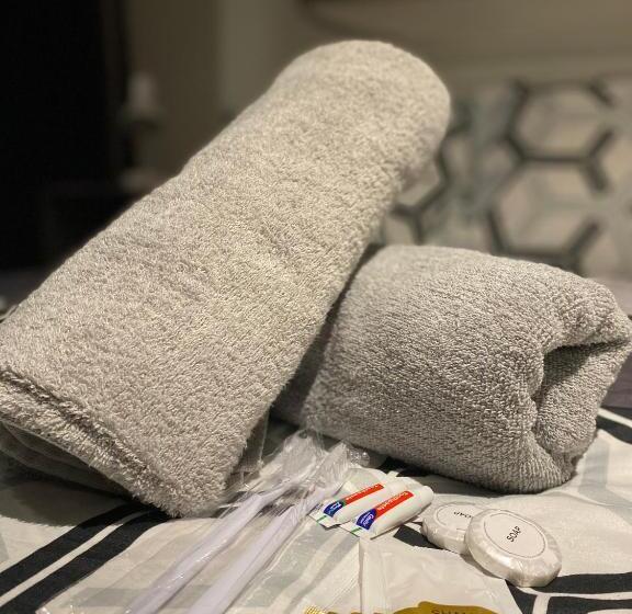 스탠다드 발코니 스튜디오, 1 Bedroom Unit With Massage Chair, Karaoke, Smart Tv At Azure Urban Resort