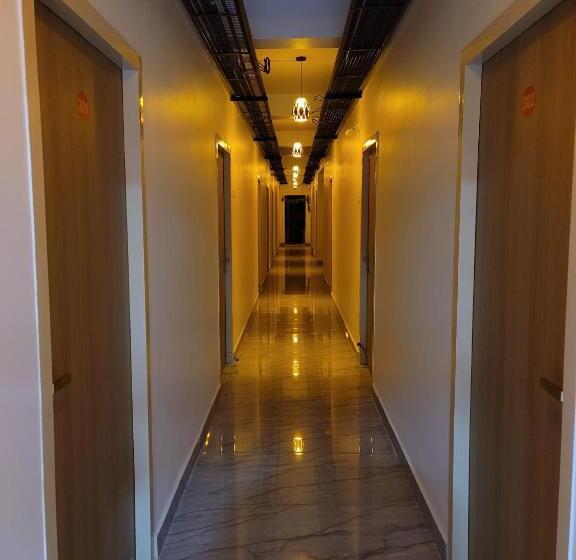 4间卧室的房子, Deepak Retreat