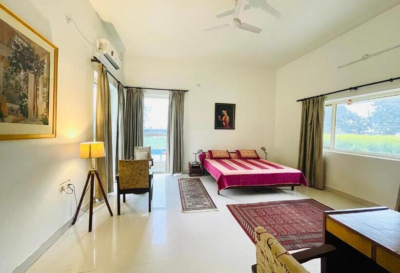 Вилла 2 Спальни, Willow Woods Farmhouse By Bedchambers Gurgaon