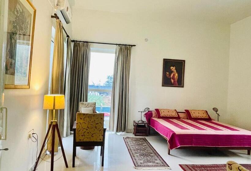 Вилла 2 Спальни, Willow Woods Farmhouse By Bedchambers Gurgaon