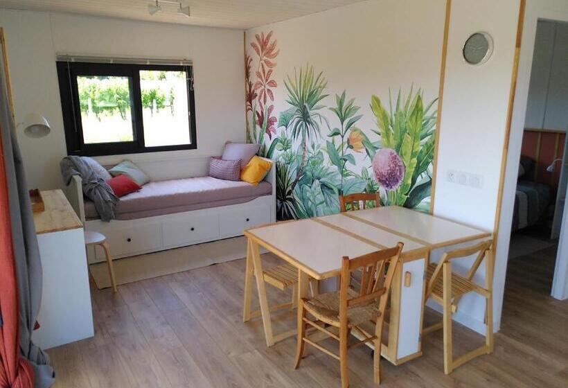 Семейное Студио, Maison Sur Pilotis