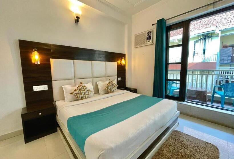 디럭스 룸, The Wraveler Tapovan Rooms And Dorms